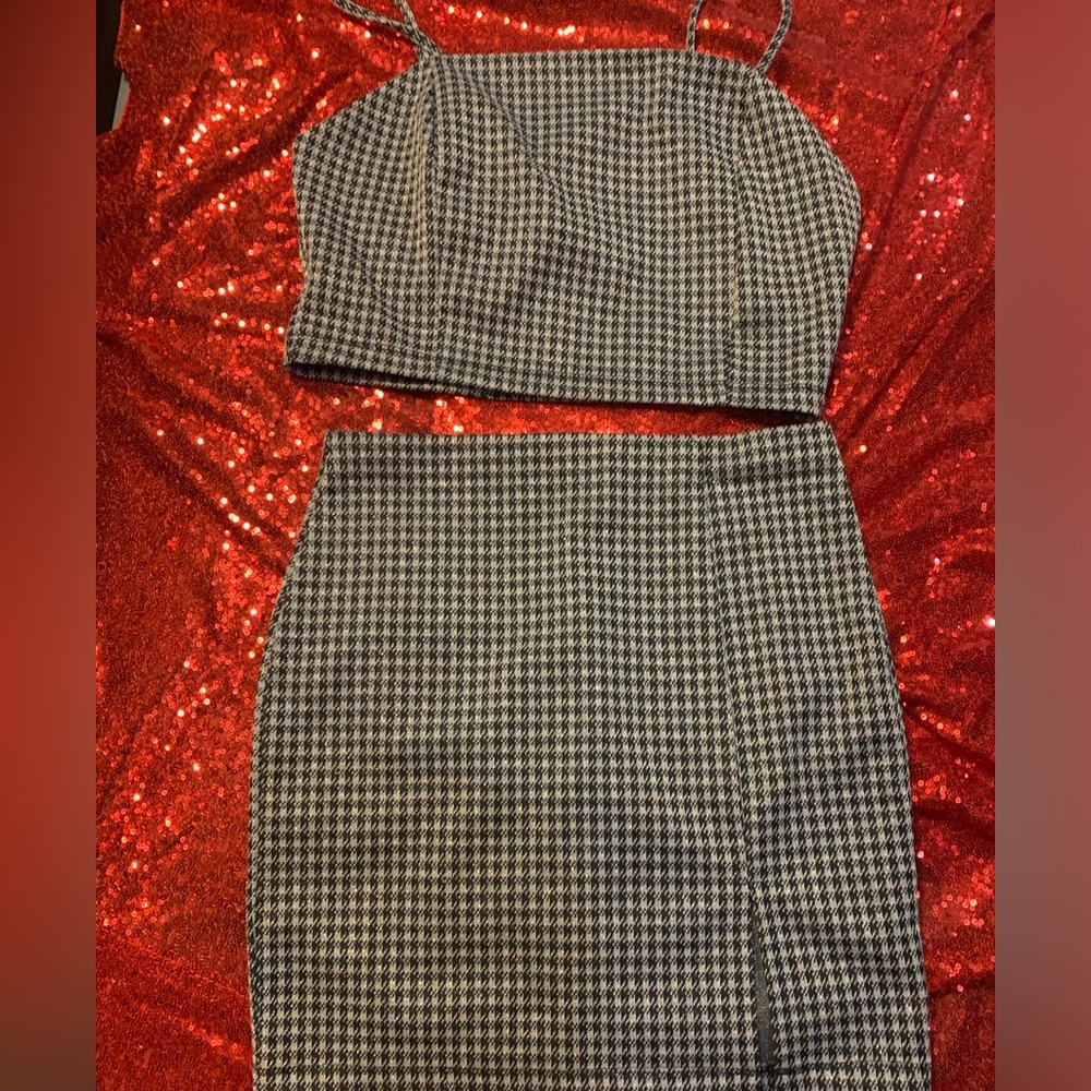 Size small iris skirt set